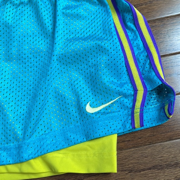 Nike Dri-Fit Running short with built in compression short - Picture 2 of 4